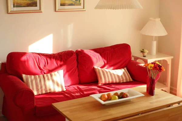 Cosy Red Couch Summerhouse Afternoon — Stock Photo, Image