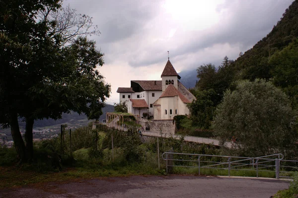 Une Petite Chapelle Avec Tour — Photo