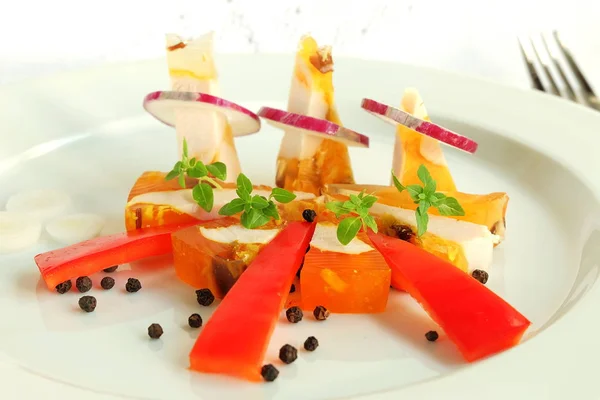 Salat Mit Krabbenspießen Und Gemüse — Stockfoto