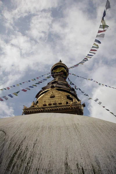 Buddyjskie Flagi Modlitewne Górach Nepalu — Zdjęcie stockowe