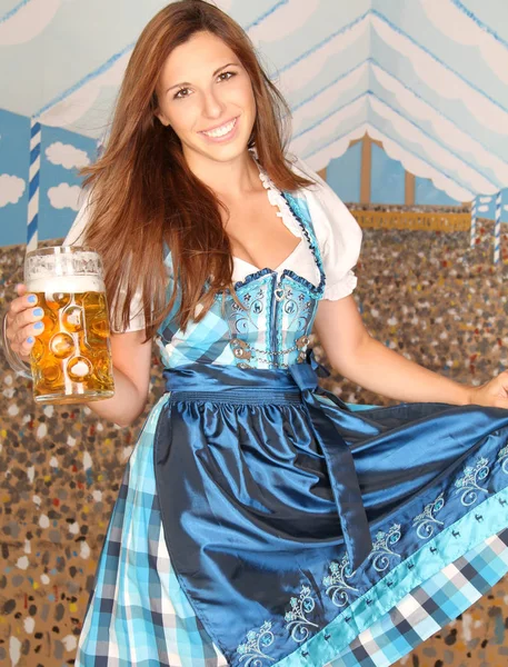 Dirndl 여자의 — 스톡 사진