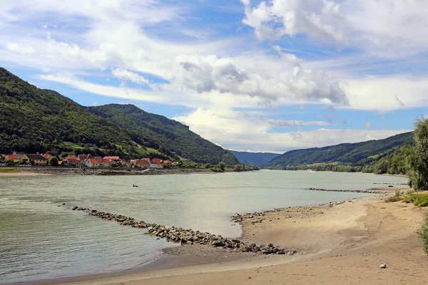 在Spitz的Danube — 图库照片