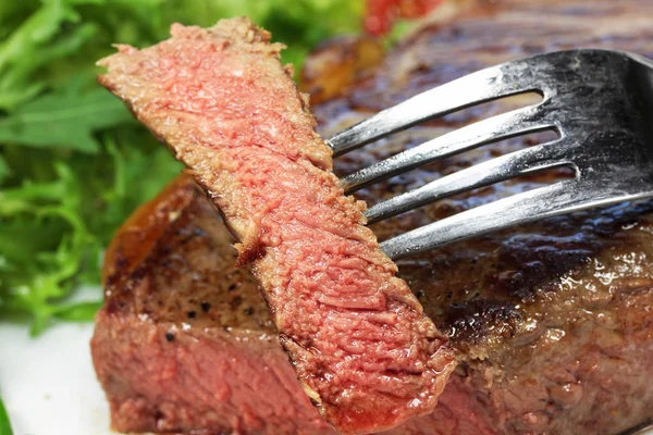 Steak Pantat Dengan Selada — Stok Foto