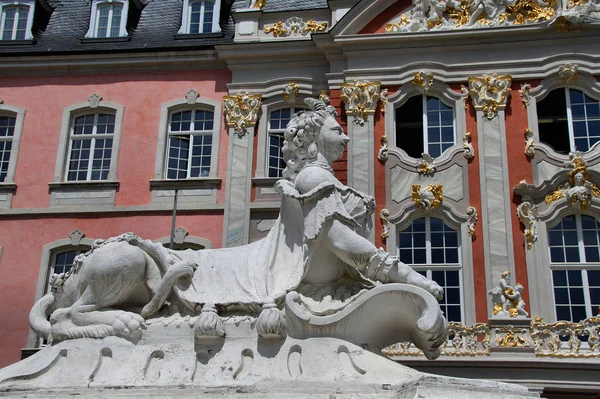 Scultura Davanti Palazzo Elettorale Trier — Foto Stock