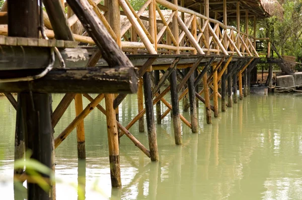 Основание Деревянного Моста Через Озеро Саду — стоковое фото