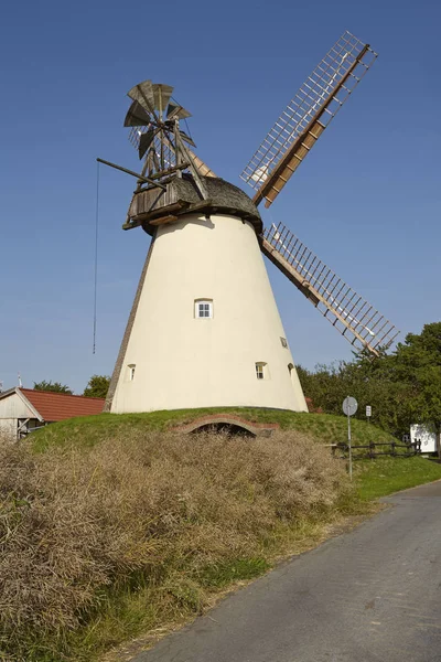 風車Suedhemman South Hemmern Hille Germany はオランダの風車で Westphalia Mill Street Westfaelische — ストック写真