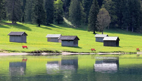 Три Скамьи Пять Hham Vilsalpsee Австрии — стоковое фото
