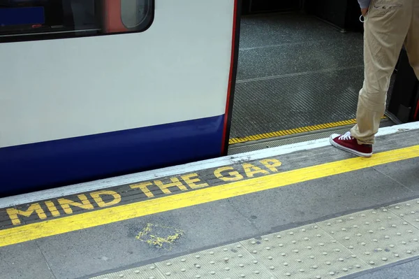 Mind Gap London Underground — Stock Photo, Image