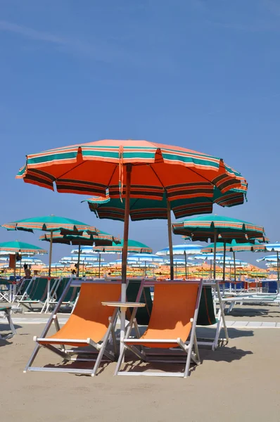 Esernyők Napernyők Napernyő Strand Homokos Strand Ünnep Rekreáció Nyaralás Színes — Stock Fotó