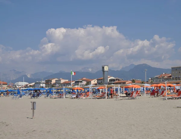 Viareggio Italy Tuscany Beach Sonnenshirme Parrellas Parasol Пляж Піщаний Пляж — стокове фото