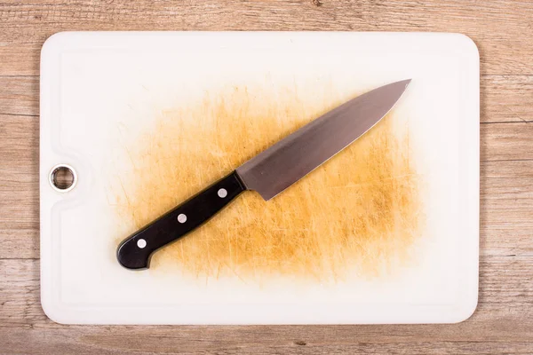 Keukenmes Een Snijplank Houten Tafel — Stockfoto