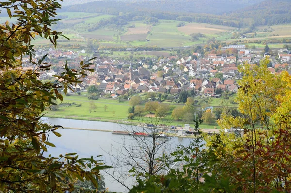 Trennende Furt Main Odenwald Spessart Fluss Klingenberg Franken Kirche Ort — Stockfoto