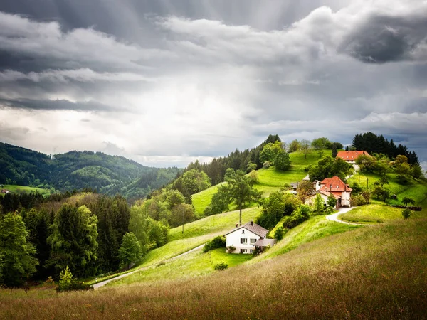 Schöne Hügellandschaft Mit Kleinem Dorf Und Tannen Schwarzwald Deutschland — Stockfoto