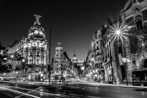 Raios Semáforos Gran Rua Principal Rua Comercial Madrid Noite Espanha — Fotografia de Stock