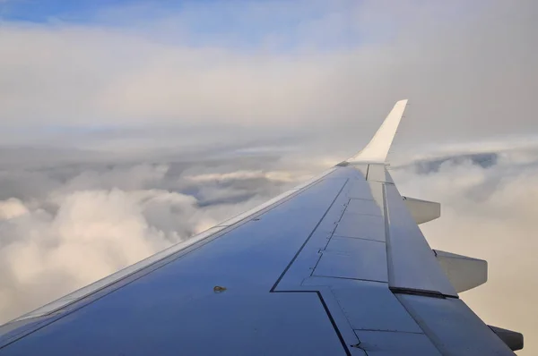 Avión Vuelo Volar Volar Viajar Vacaciones Ala Avión Nube Nubes —  Fotos de Stock