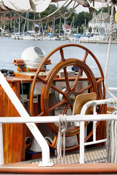 Steering Wheel Sailing Ship — Stock Photo, Image