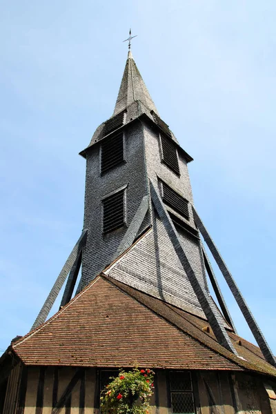 Glockenturm Eglise Sainte Catherine — Stockfoto