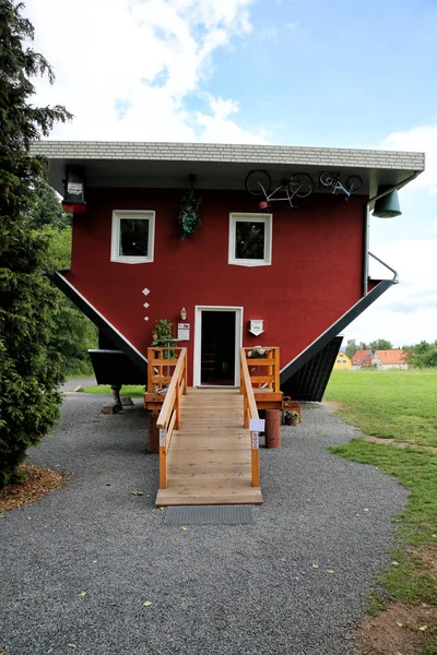 Casa Torcida Lago Edersee — Fotografia de Stock