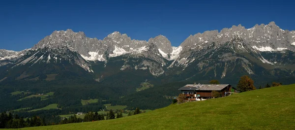 Schilderachtig Uitzicht Majestueus Landschap Met Bergen — Stockfoto