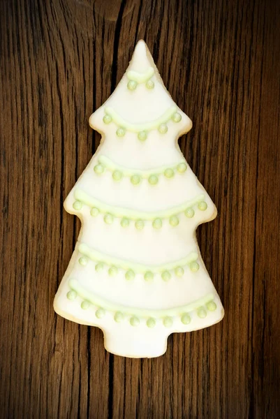 Biscotto Albero Natale Con Icing Bianco Verde Come Decorazione Legno — Foto Stock
