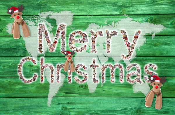用绿色 红色和白色的地图或地球仪给世界各地的圣诞祝福 字体是不同的圣诞节图像 — 图库照片
