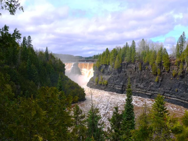 Schöner Blick Auf Den Wasserfall — Stockfoto