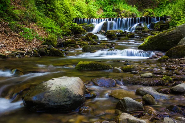 Bela Cachoeira Fundo Natureza — Fotografia de Stock