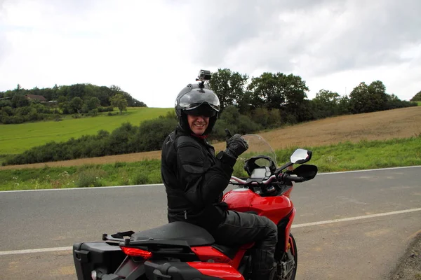 Biker Con Cámara Casco — Foto de Stock