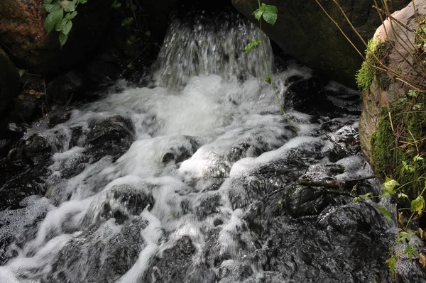 Bela Cachoeira Fundo Natureza — Fotografia de Stock