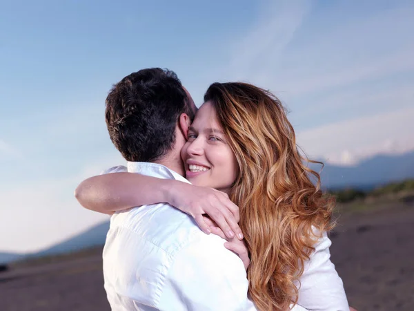 Felice Giovane Coppia Romantica Innamorata Divertirsi Sulla Bella Spiaggia Bella — Foto Stock