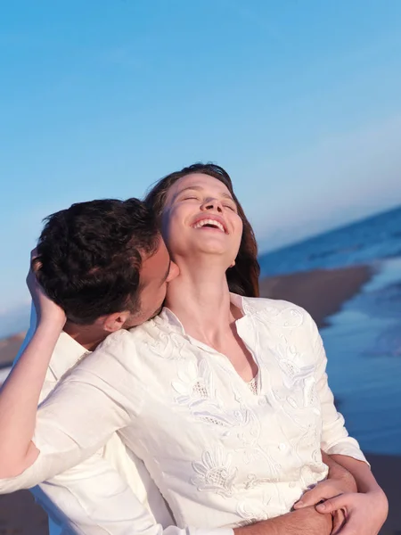 Felice Giovane Coppia Romantica Innamorata Divertirsi Sulla Bella Spiaggia Bella — Foto Stock