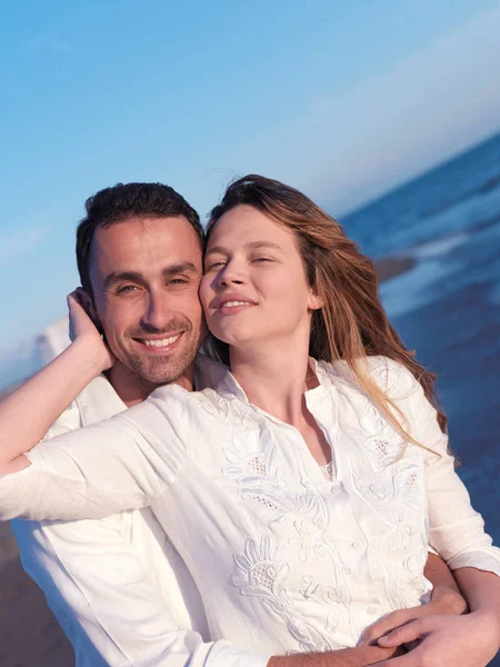 Felice Giovane Coppia Romantica Innamorata Divertirsi Sulla Bella Spiaggia Bella — Foto Stock