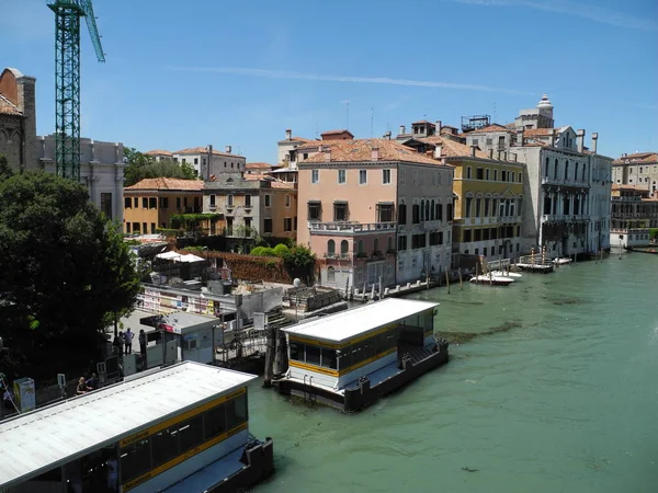 ヴェネツィア 水の体 イタリア 北イタリア ベネト 興味のある場所 旧市街 一見の価値がある カナレの祖父 — ストック写真
