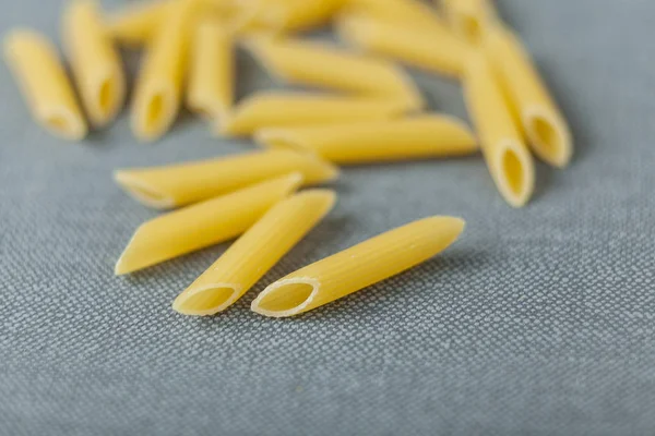 Dispersa Seca Penne Rigate Pasta Italiana Con Sus Tubos Estriados — Foto de Stock