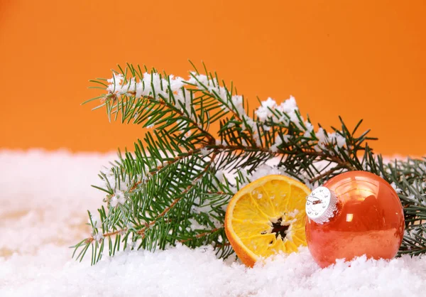 Orange Themed Christmas Background Shiny Bauble Dried Orange Slice Nestling — Stock Photo, Image