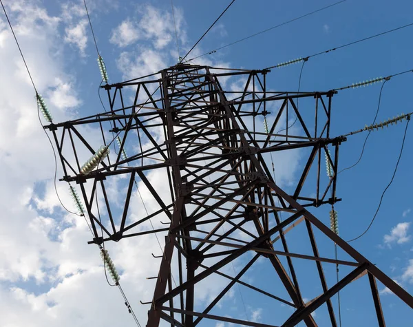 Pylône Électrique Sur Fond Ciel Nuageux — Photo