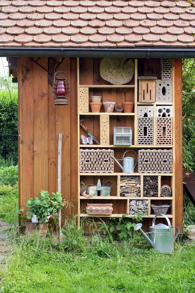 Insektenhotel Einer Gartenhütte — Stockfoto
