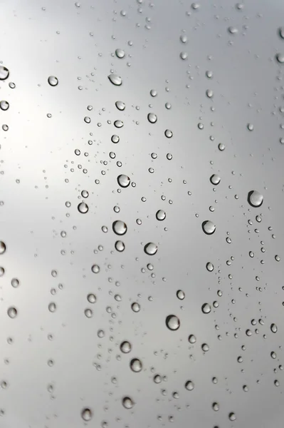 Esőcseppek Ferde Ablakra Üveg Sekély Dof — Stock Fotó