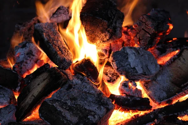 Пылающий Огненный Огонь — стоковое фото