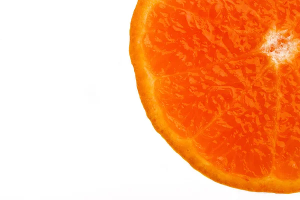 Aufgeschnittene Orangefarbene Nahaufnahme Auf Weiß — Stockfoto