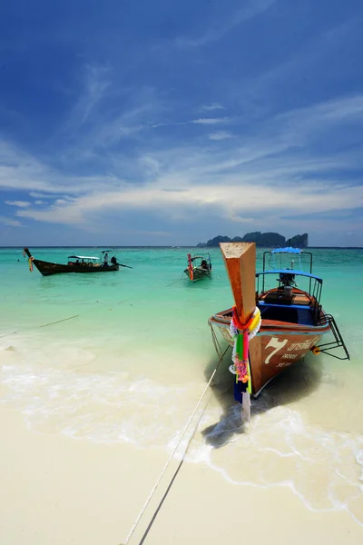 Una Playa Isla Phiphi Isla Phi Phi Fuera Ciudad Krabi — Foto de Stock