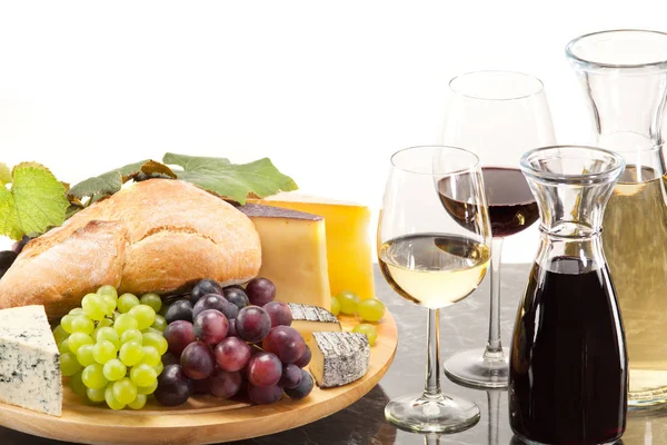 Jantar Gourmet Prato Queijo Com Pão Uvas Vinho Para — Fotografia de Stock