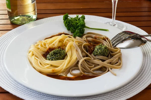 Těstoviny Špagety Tagliolina Funghi — Stock fotografie