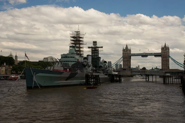 Hms Bäuchlings Auf Der Themse London — Stockfoto