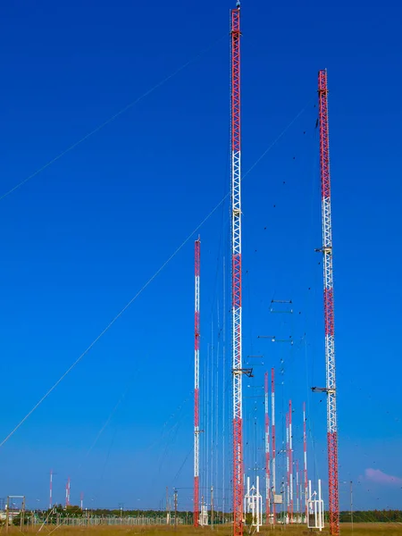 空中的高压电塔 — 图库照片