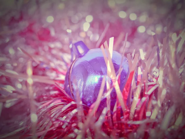 Noel Ağacı Süslemesi Için Klasik Görünümlü Tinsel Takılar — Stok fotoğraf