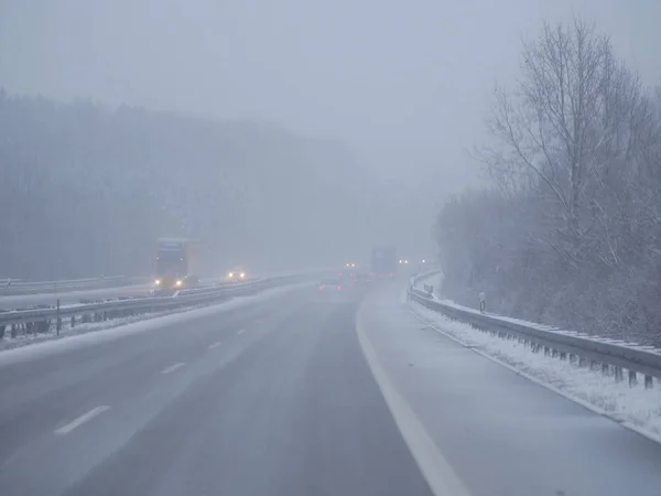 Tráfego Frio Dia Inverno — Fotografia de Stock