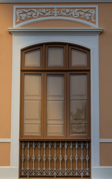 Балконная Дверь Декоративными Элементами — стоковое фото