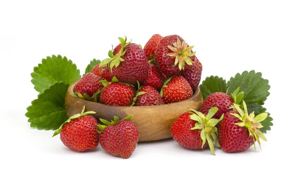 Verse Aardbeien Een Kom Witte Achtergrond — Stockfoto