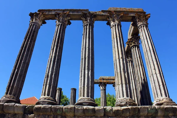 Римский Храм Эвора — стоковое фото